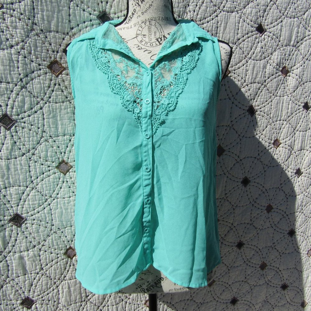 EUC Love Tree sheer seafoam button down tank small